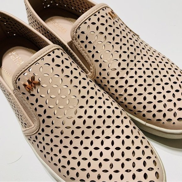 Michael Kors girls size 3 laser cut sneakers - Picture 2 of 6